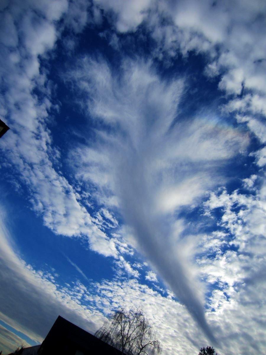 Ангел с крыльями в небе стоковое фото. изображение насчитывающей фе -  157075962
