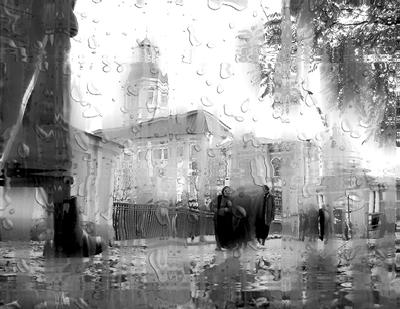 Черно-белые падения дождя на окне Стоковое Фото - изображение насчитывающей  вечер, лоснисто: 101574854