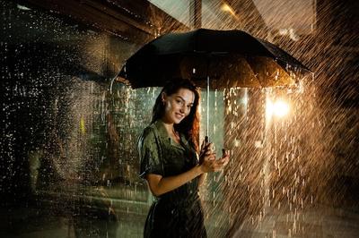 Девушка, дождь, фонарь :: Евгений Иванов – Социальная сеть ФотоКто