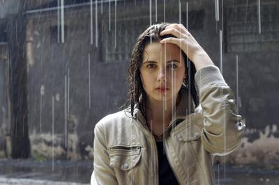 Картина Swarovski \"Девушка под дождем\" D-035 купить по цене 2 660 руб. в  интернет-магазине Kartinyswarovski.ru