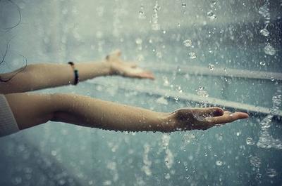 Дождь красиво, реалистично, …» — создано в Шедевруме