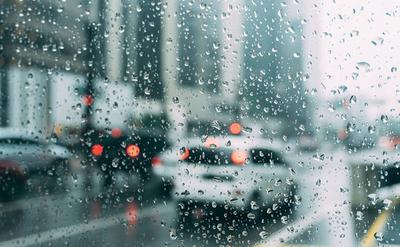 Тонкости вождения автомобиля в дождь