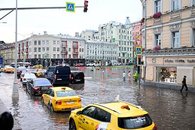 Последствия ливня в Москве. Фото — РБК