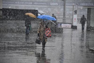 Дождь в Москве: затопило центр столицы, фото, видео — Секрет фирмы