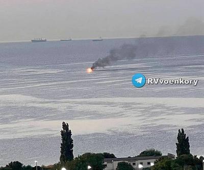 Сегодня ночью два корабля ВМФ России отразили атаку морскими беспилотниками  на военно-морскую базу Новороссийск