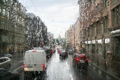 Движение по мокрой дороге в дождь и грозу - советы от профессионала