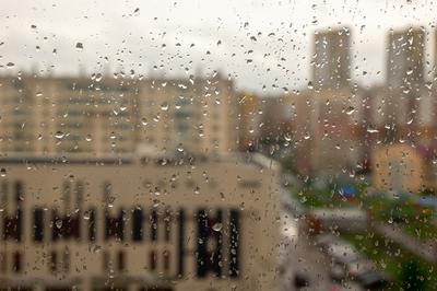 Фото Улица за стеклом в каплях от дождя, by _photobylotte