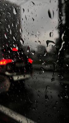 Наблюдать за дождем из окна машины | Фотография дождя, Дождь, Фоновые  рисунки