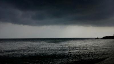 Дождь в море | Пикабу