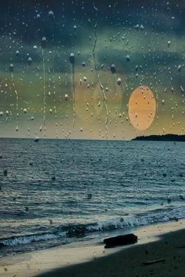 Дождь на море стоковое изображение. изображение насчитывающей воды -  26526301