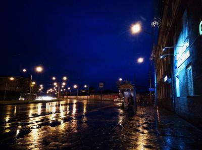 Уют ночного сибирского города после летнего дождя | Пикабу