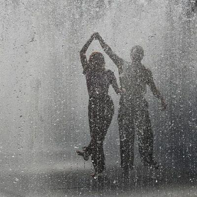 Двое под дождем в интернет-магазине Ярмарка Мастеров по цене 4500 ₽ –  BVKRBBY | Картины, Санкт-Петербург - доставка по России