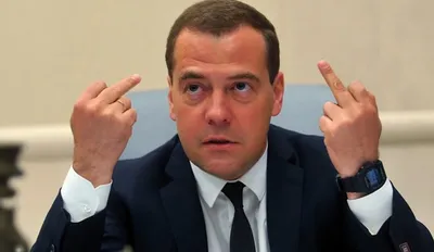 Медведев объявил о начале роста реальных доходов россиян вопреки Росстату —  РБК