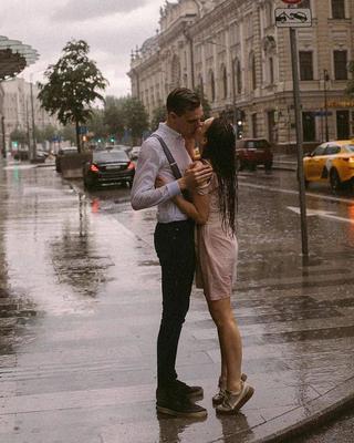 Фотографии с влюбленными под дождем в формате JPG, PNG, WebP | Влюбленных  под дождем Фото №1363581 скачать