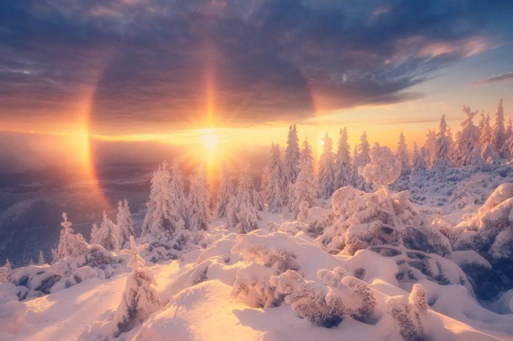 Самые интересные захода солнца зимы на снеге Стоковое Фото - изображение  насчитывающей снежок, светяще: 89710302