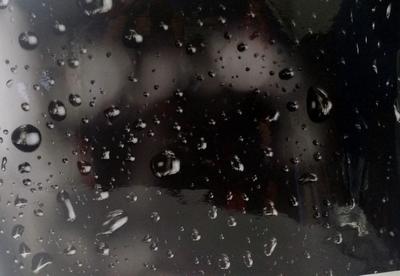 Футаж-Капли дождя на стекле - YouTube