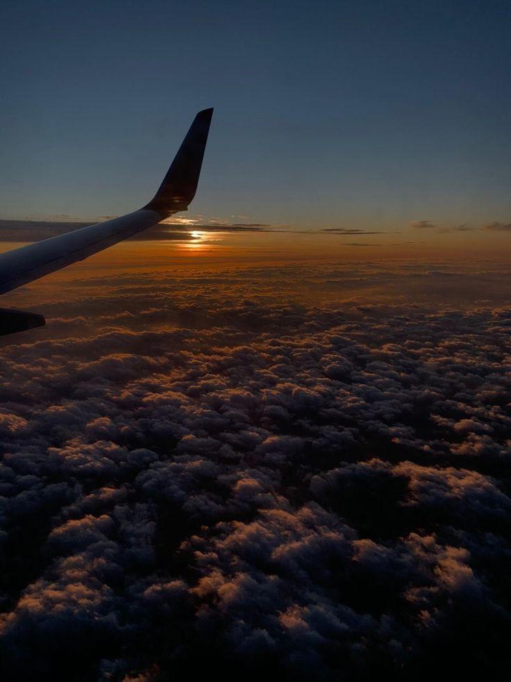 Фотообои Самолёт в акварельном небе артикул Dpl-020 купить в Оренбург|;|9 |  интернет-магазин ArtFresco