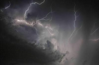 Экстренное предупреждение из‑за сильного дождя и грозы объявлено в  Подмосковье - В регионе - РИАМО в Реутове