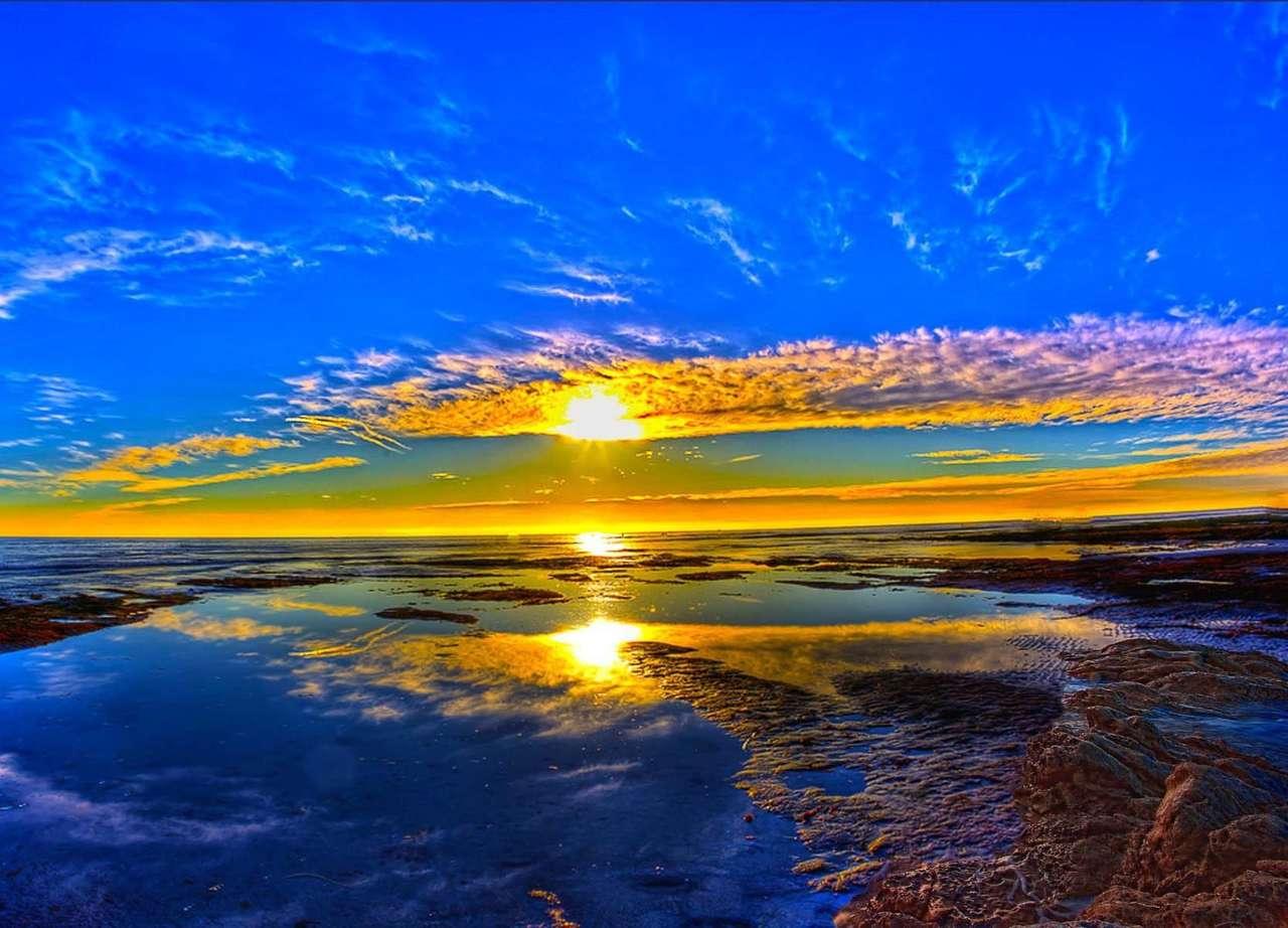Красота неба когда свет ударит облака Стоковое Изображение - изображение  насчитывающей горизонт, праздник: 116267041