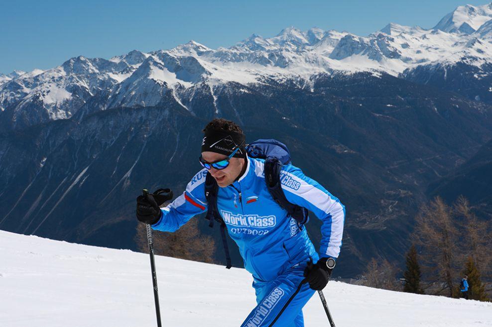 лыжник катается на беговых лыжах по снегу, картинка беговые лыжи, лыжи, зима  фон картинки и Фото для бесплатной загрузки