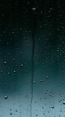 Дождь Падает На Оконное Стекло Для Фона И Обои — стоковые фотографии и  другие картинки Абстрактный - Абстрактный, Без людей, Блестящий - iStock