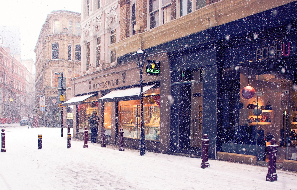 Обои зима, снег, город, улица, европа, магазины картинки на рабочий стол,  раздел город - скачать | Зима, Город, Улица