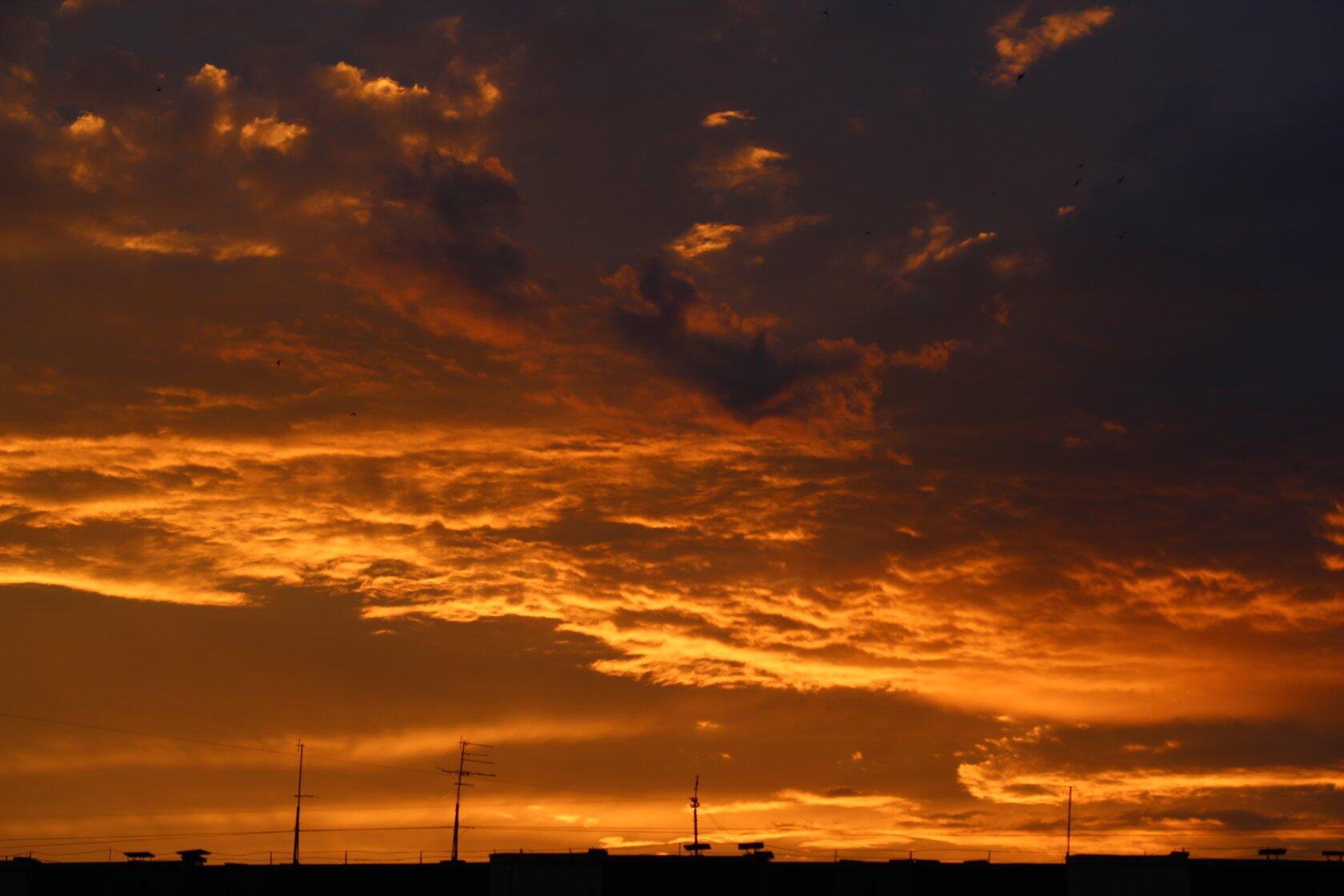 картинки : облако, закат солнца, рассвет, атмосфера, Кучевые облака,  Послесвечение, Метеорологическое явление, Атмосфера земли, Красное небо  утром 3456x5184 - - 165910 - красивые картинки - PxHere