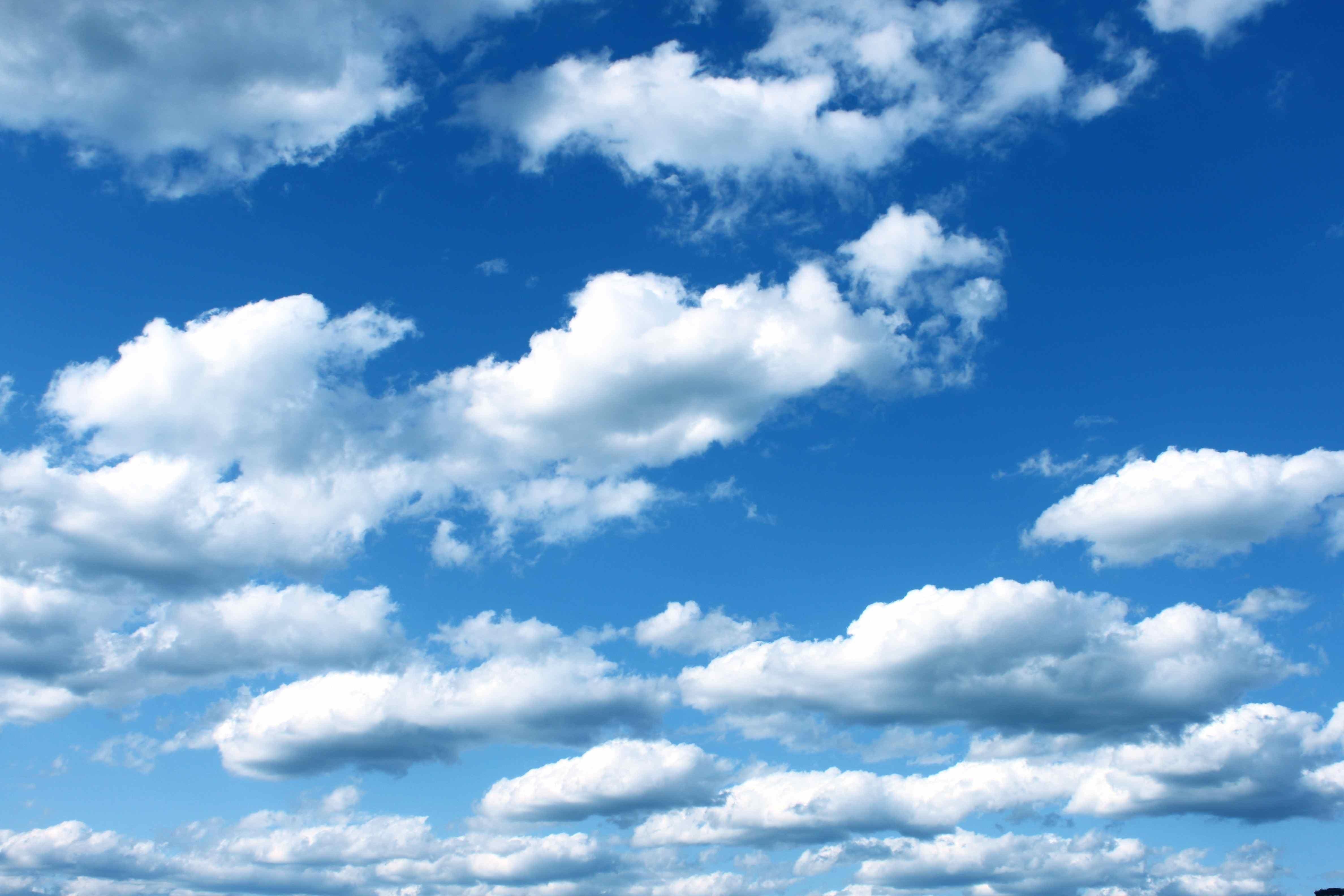 Голубое небо Белые облака Небо Прозрачные облака Фон Обои Изображение для  бесплатной загрузки - Pngtree