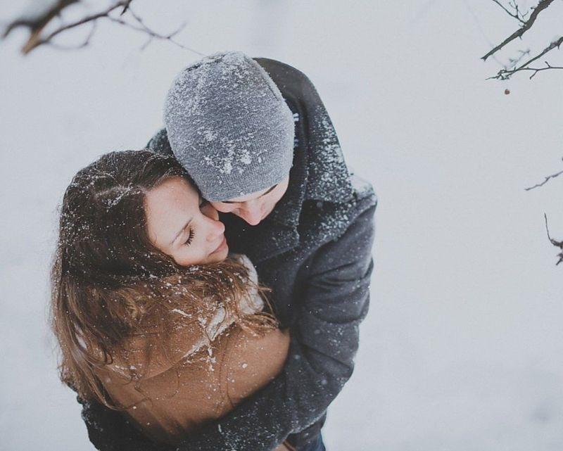 парень и девушка зима фото