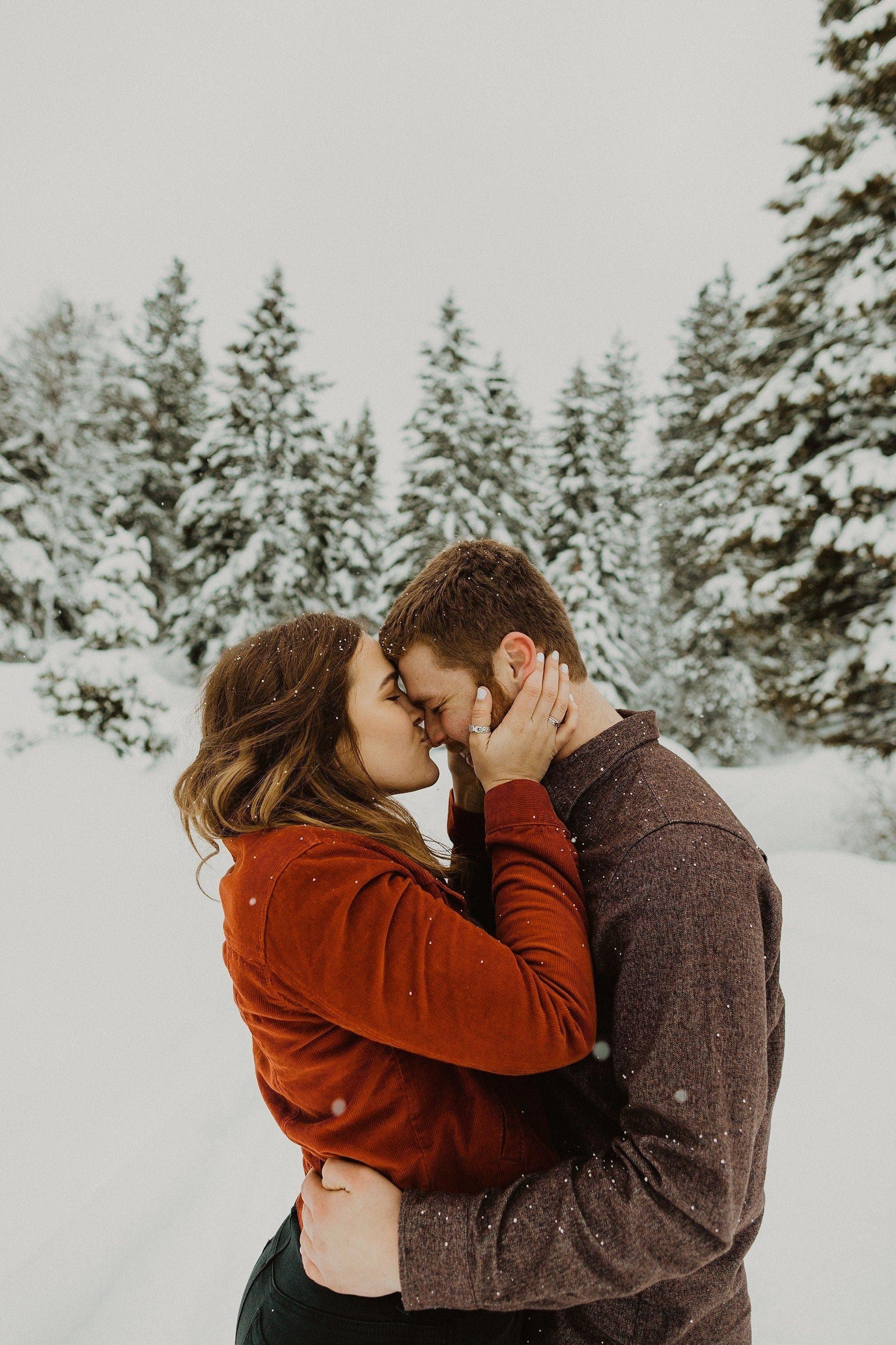 Зимняя любовь в объективе: фотографии для скачивания | Целующихся пар зимой  Фото №812750 скачать