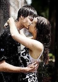 Красивые пары под дождем на улице Стоковое Изображение - изображение  насчитывающей дождь, вскользь: 38971205