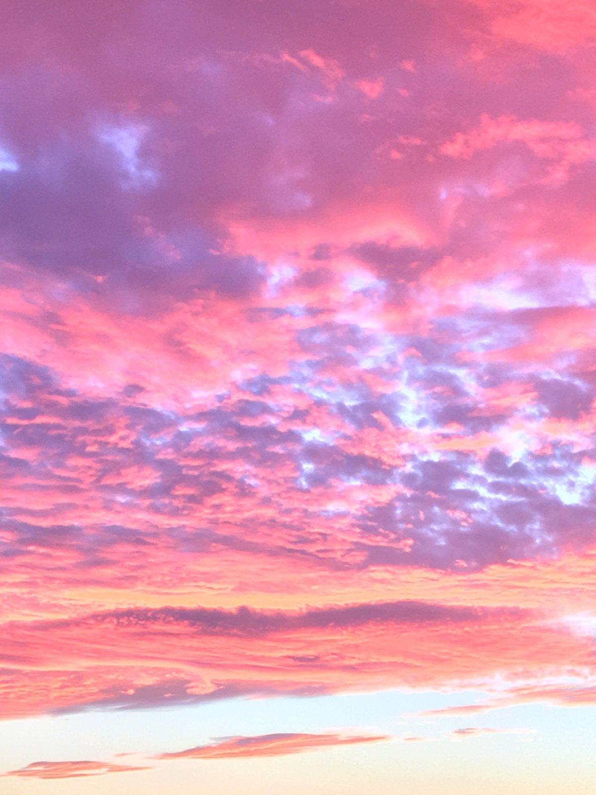 картинки : небо, облако, дневное время, Розовый, Синий, Послесвечение,  пурпурный, Фиолетовый, атмосфера, вечер, утро, Спокойствие, горизонт,  смеркаться, закат солнца, Метеорологическое явление, Восход, рассвет,  Кучевые облака, Пурпурный 4032x3021 ...