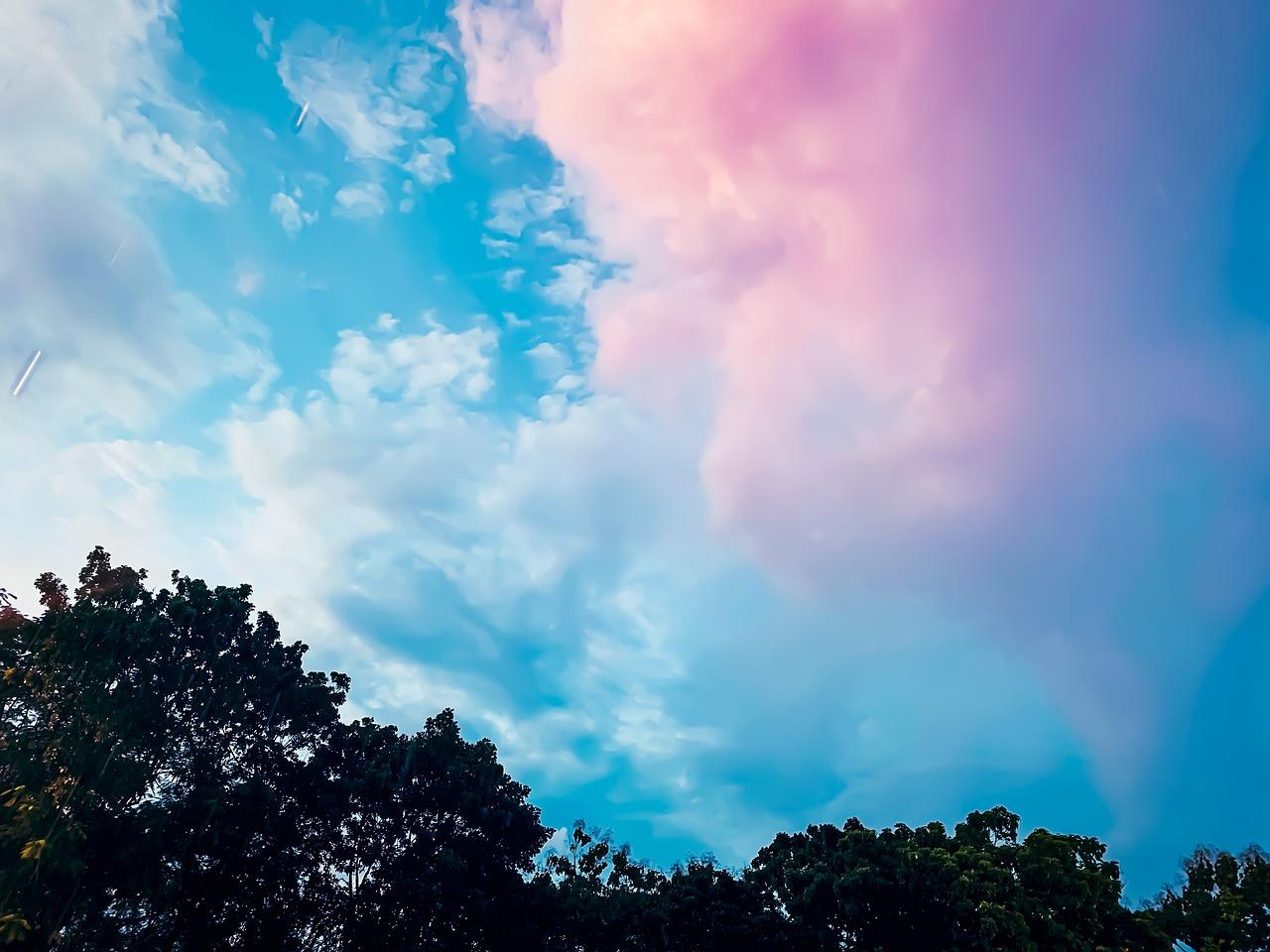 Сегодня жители Уфы могли наблюдать редкое явление розового неба - Погода  Mail.ru