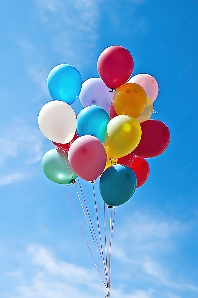 Белые шарики в голубом небе Стоковое Фото - изображение насчитывающей  резина, сферы: 44178370