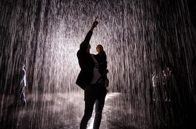 Вальс под дождём💔 23.08.23. 📹 @sofyagrechka 🤍 #танец #медленныйвальс  #свадебныйвальс #свадебныйтанец #медленныйтанец #дождь | Instagram