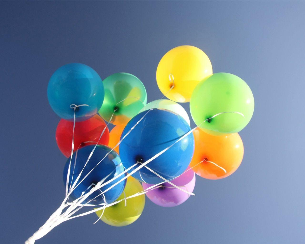 Красочные воздушные шары в голубом небе Обои | 1280x1024 скачать обои |  Balloons, Colourful balloons, Pearl balloons