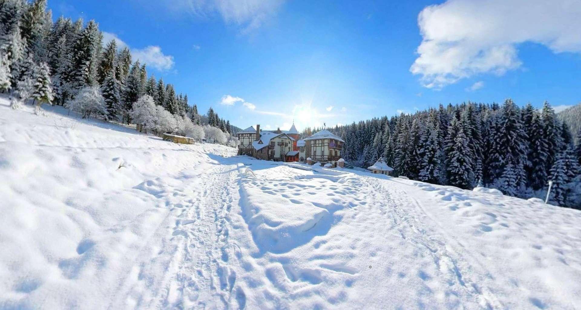 Зима в Карпатах😌 #hotelsukraine #mountains #mountainsview #hotelwithaview  #звиглядомнагори #hochlandhotelbukovel #hochland #bukovel… | Instagram