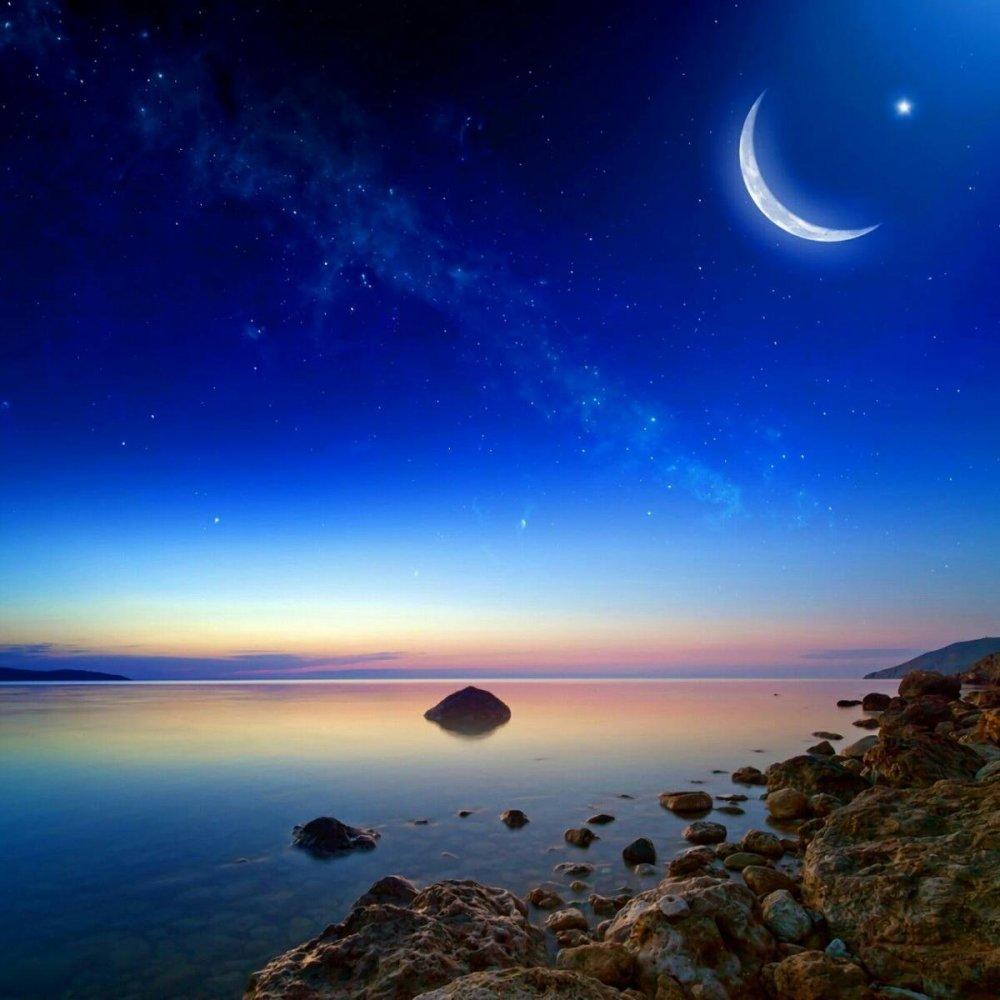 Полная луна со звездами на темном ночном небе . стоковое фото ©swkunst  396909566