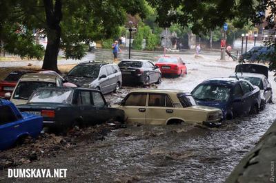 Одесса сегодня ливень (фото): Одессу затопило после мощного ливня: на  улицах настоящий апокалипсис, людей просят оставаться дома - фото