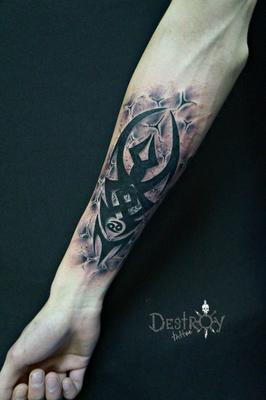 Наколка от заката до рассвета — смелая и яркая идея для татуировки -  tattopic.ru