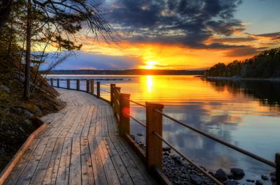 Скачать обои Рассвет на озере на рабочий стол из раздела картинок Восход  солнца