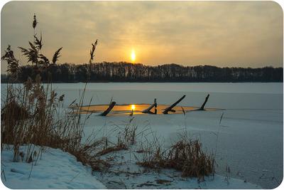 Рассвет на озере / Рассвет на озере / Фотография на PhotoGeek.ru