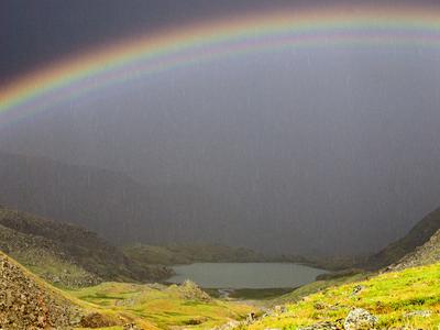 Дождь лета Слепой дождь добавочно Стоковое Изображение - изображение  насчитывающей небо, стекло: 93706489