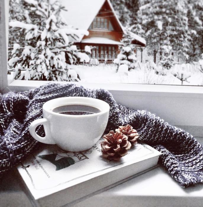 Суббота, 11ч Зима плюётся тысячами снежинок ❄️❄️❄️❄️❄️❄️❄️❄️ | Instagram