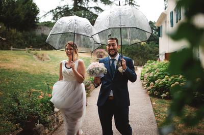 Свадьба в дождь: спасаем торжество по науке!