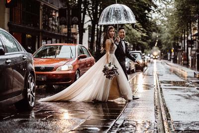 Свадебная фотосессия в Праге под дождем
