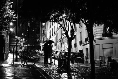 Дождь в городе фото черно белые: фото, изображения и картинки