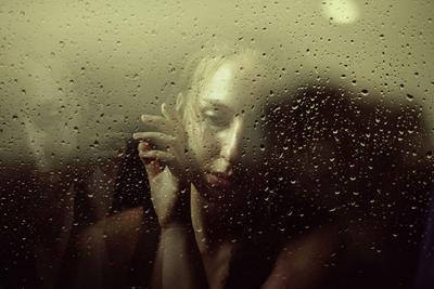 девушка у окна дождь: 2 тыс изображений найдено в Яндекс Картинках