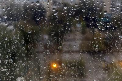 Дождь пошел в декабре в Алматы (фото)