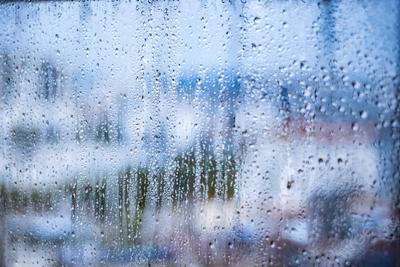 Дождь в городе стоковое фото. изображение насчитывающей реально - 119474616